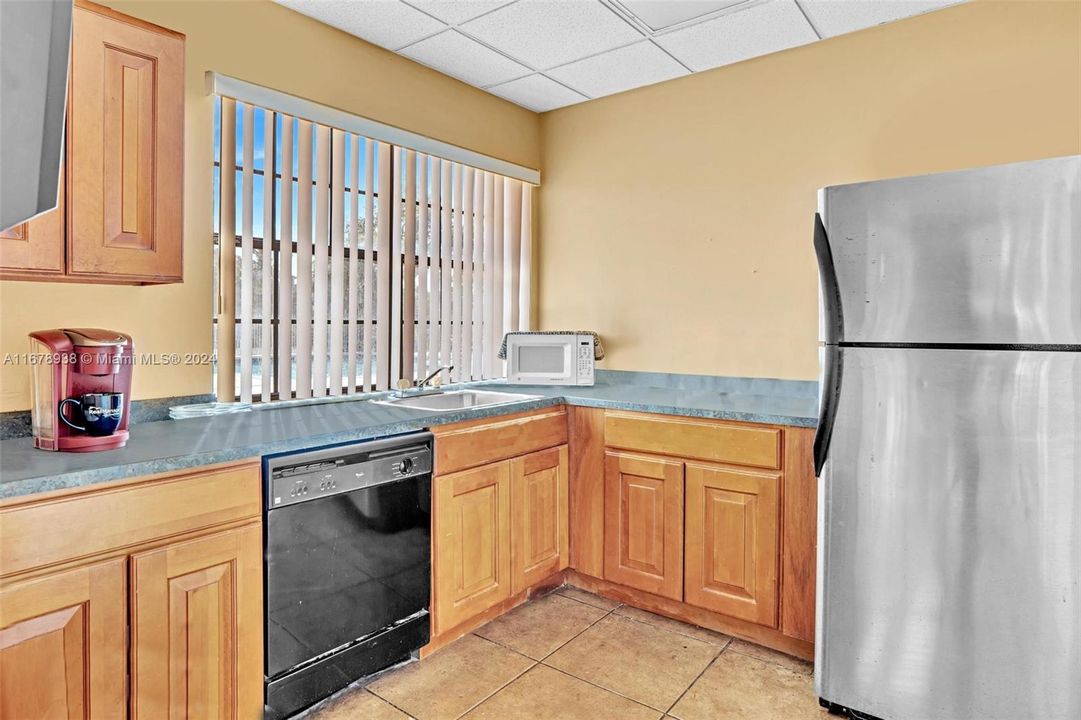 For Sale: $315,000 (2 beds, 2 baths, 1113 Square Feet)