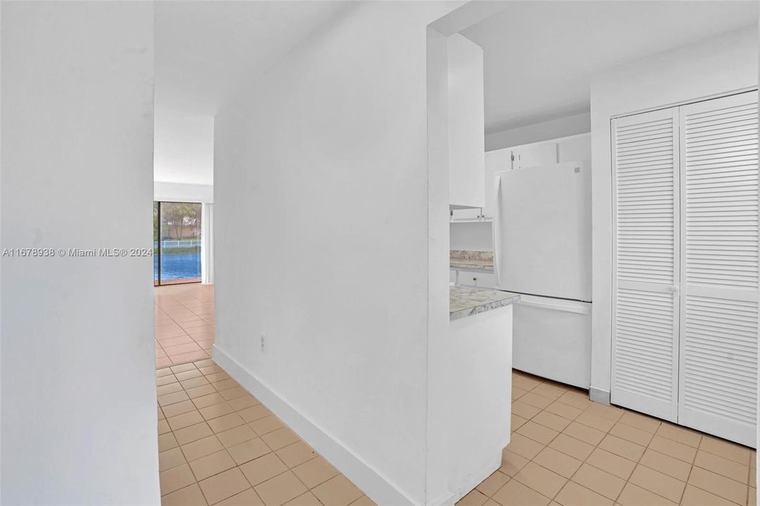 For Sale: $315,000 (2 beds, 2 baths, 1113 Square Feet)