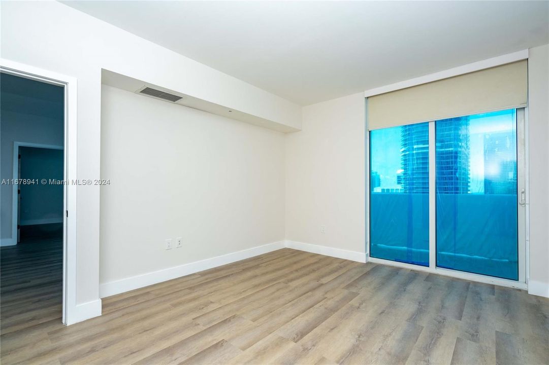 For Rent: $5,200 (2 beds, 2 baths, 986 Square Feet)