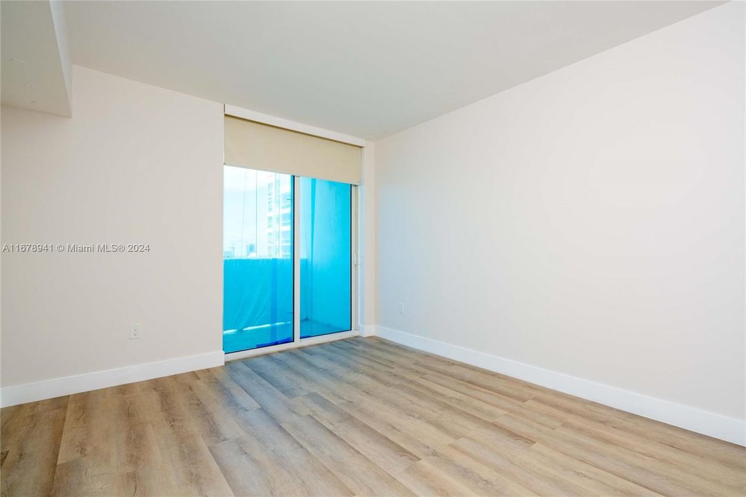 For Rent: $5,200 (2 beds, 2 baths, 986 Square Feet)