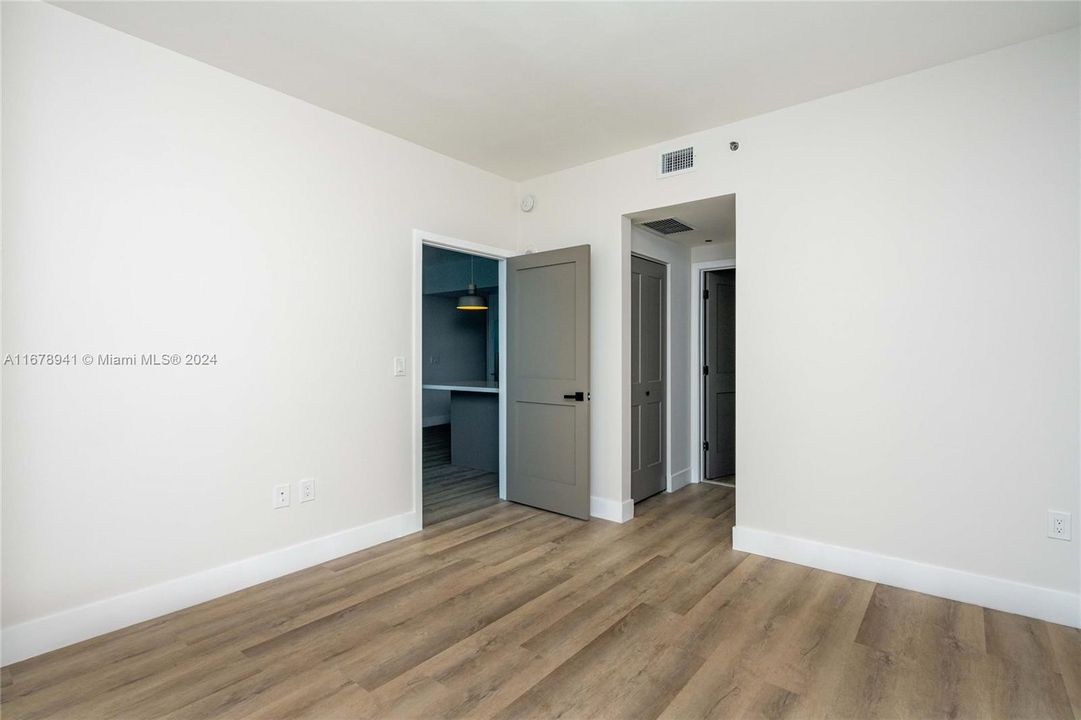 For Rent: $5,200 (2 beds, 2 baths, 986 Square Feet)