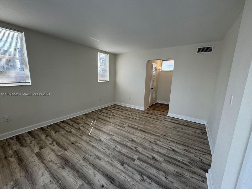 For Rent: $3,400 (2 beds, 2 baths, 1083 Square Feet)