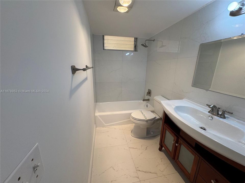 For Rent: $3,400 (2 beds, 2 baths, 1083 Square Feet)