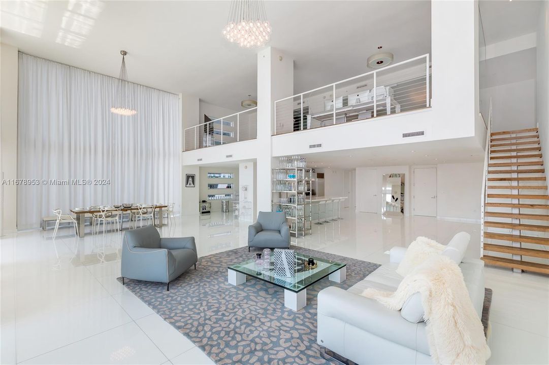 Active With Contract: $4,250,000 (3 beds, 5 baths, 4264 Square Feet)