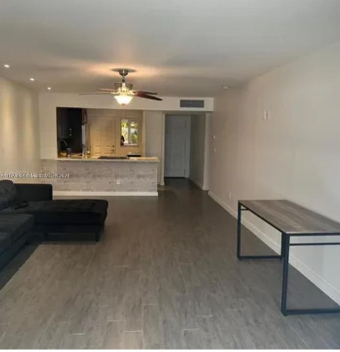 For Sale: $290,000 (2 beds, 2 baths, 1450 Square Feet)