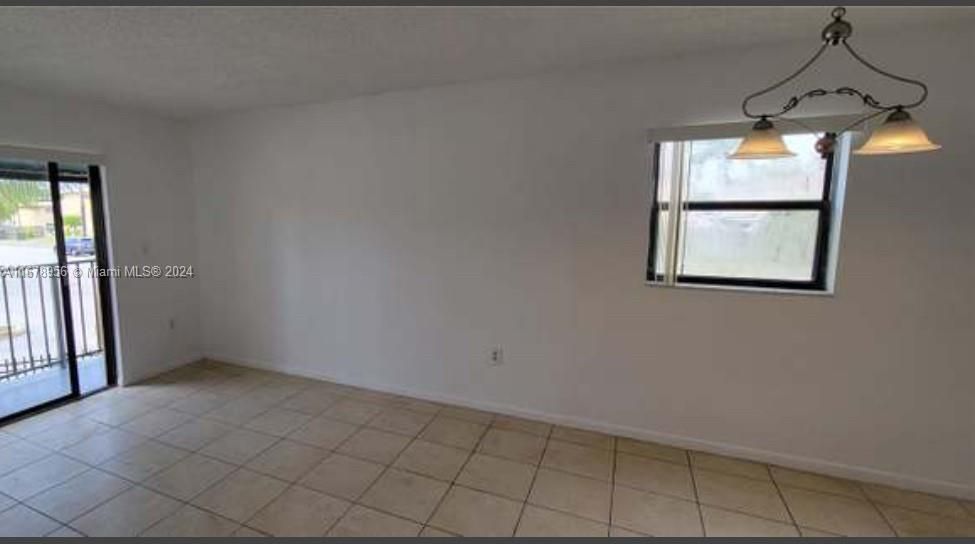 For Rent: $1,900 (1 beds, 1 baths, 583 Square Feet)