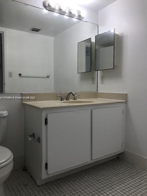 For Rent: $2,900 (2 beds, 2 baths, 1030 Square Feet)