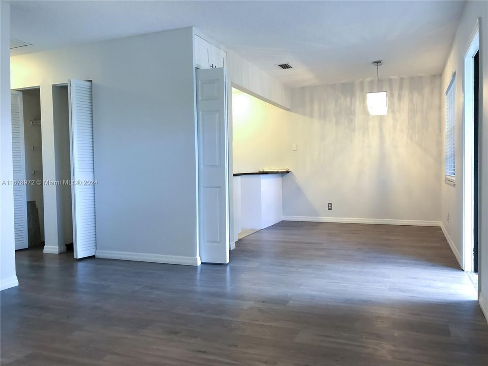 For Rent: $1,850 (2 beds, 2 baths, 802 Square Feet)