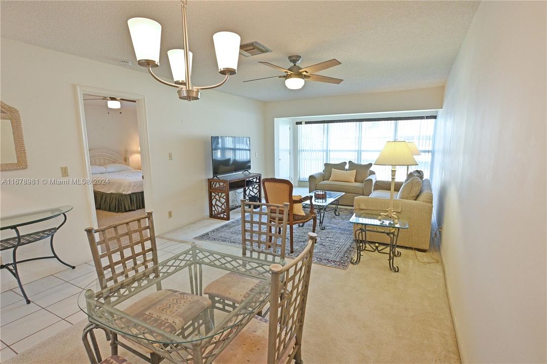 For Sale: $219,900 (2 beds, 2 baths, 1148 Square Feet)