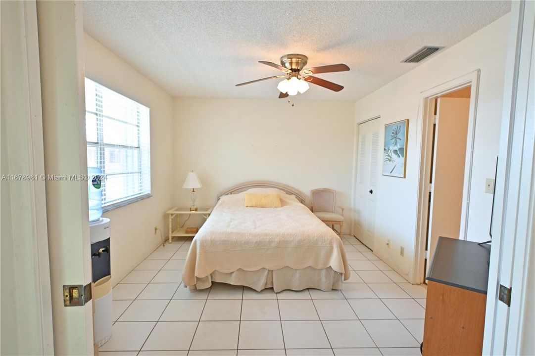 For Sale: $219,900 (2 beds, 2 baths, 1148 Square Feet)