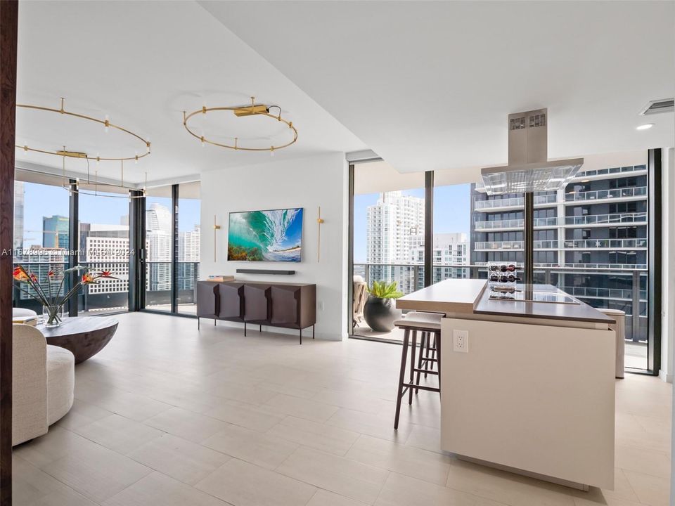 For Sale: $1,699,000 (2 beds, 2 baths, 1334 Square Feet)