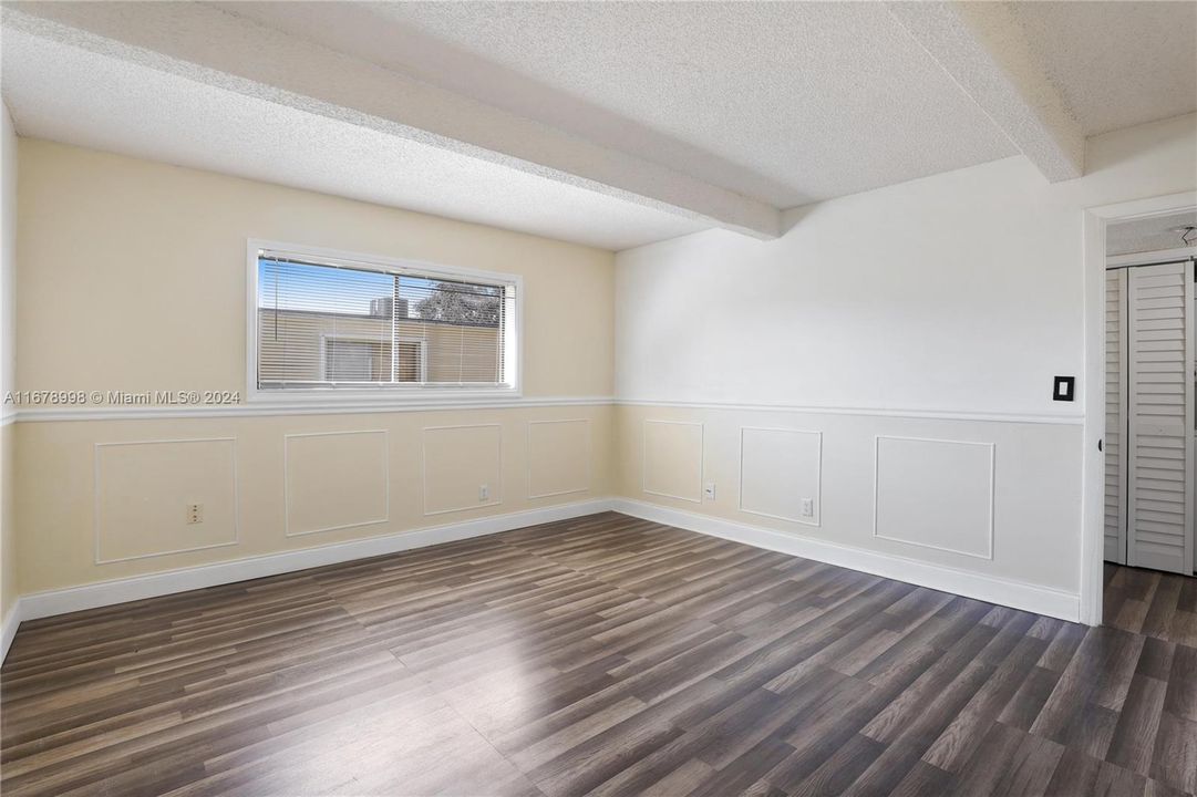 For Sale: $249,900 (2 beds, 2 baths, 905 Square Feet)