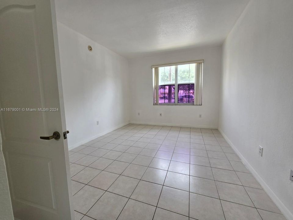 For Rent: $2,800 (3 beds, 2 baths, 1260 Square Feet)