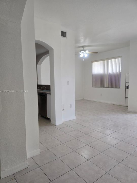 For Rent: $2,800 (3 beds, 2 baths, 1260 Square Feet)