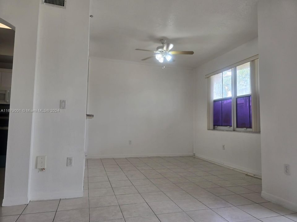 For Rent: $2,800 (3 beds, 2 baths, 1260 Square Feet)