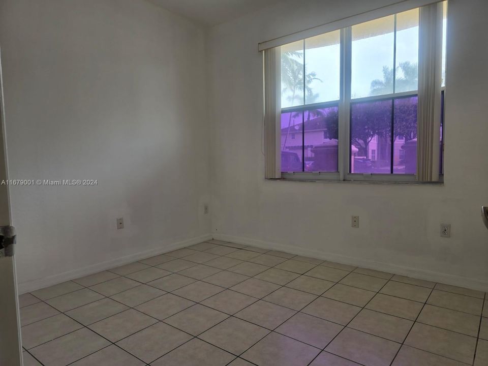 For Rent: $2,800 (3 beds, 2 baths, 1260 Square Feet)