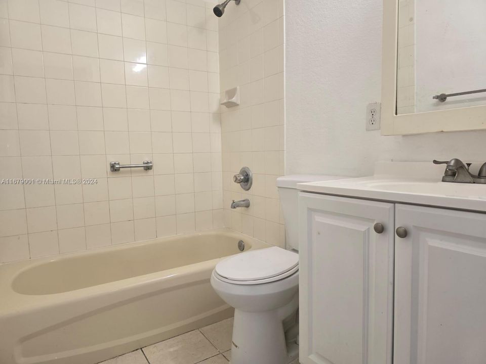 For Rent: $2,800 (3 beds, 2 baths, 1260 Square Feet)