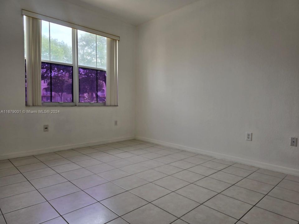 For Rent: $2,800 (3 beds, 2 baths, 1260 Square Feet)