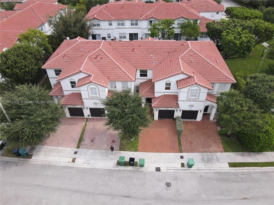 Active With Contract: $610,000 (3 beds, 2 baths, 1683 Square Feet)