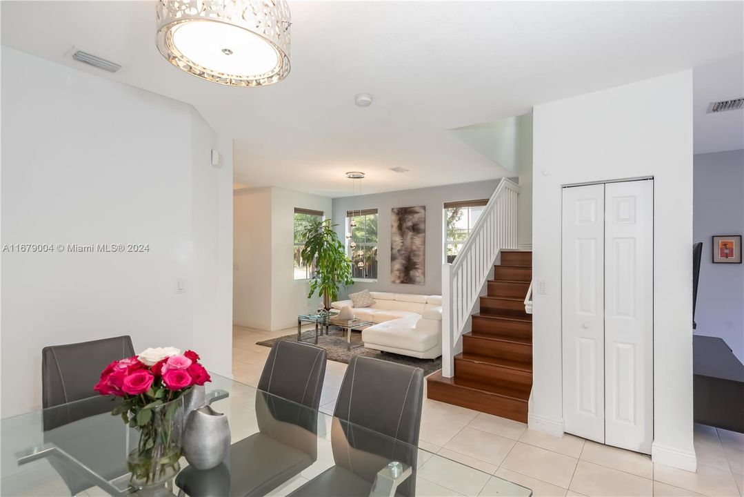 Active With Contract: $610,000 (3 beds, 2 baths, 1683 Square Feet)