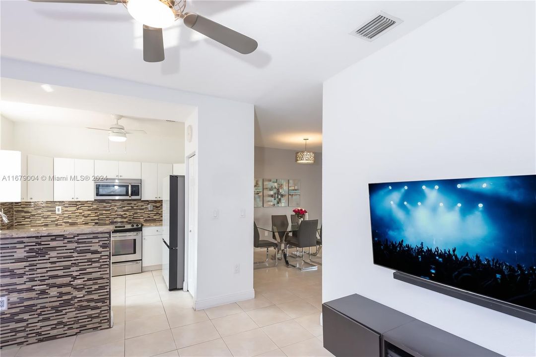 Active With Contract: $610,000 (3 beds, 2 baths, 1683 Square Feet)