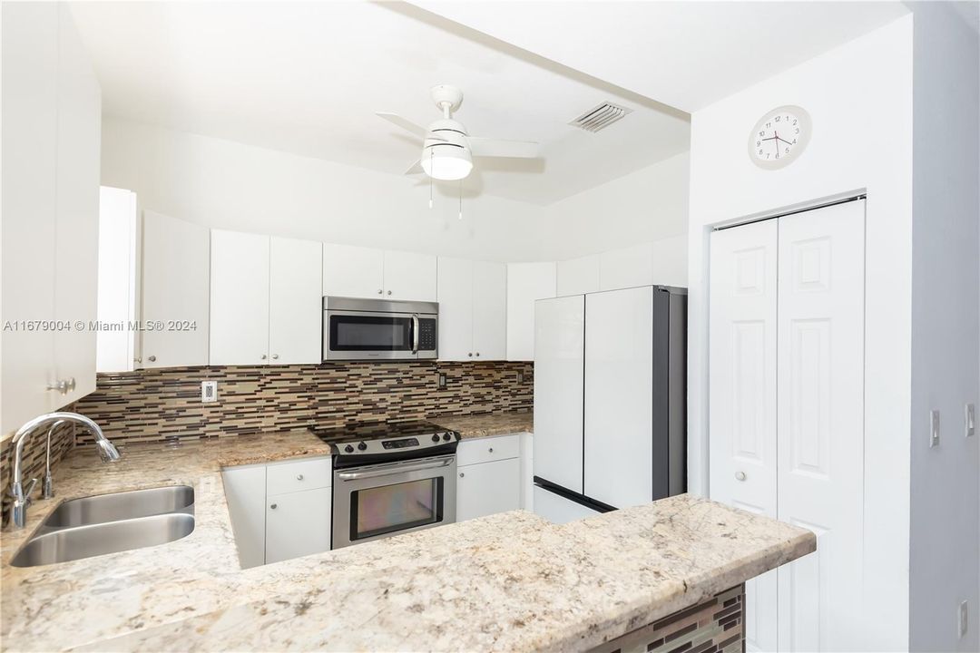 Active With Contract: $610,000 (3 beds, 2 baths, 1683 Square Feet)