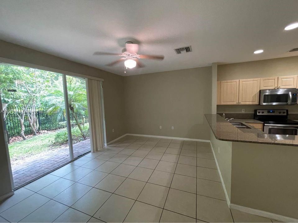 For Rent: $2,700 (3 beds, 2 baths, 1423 Square Feet)