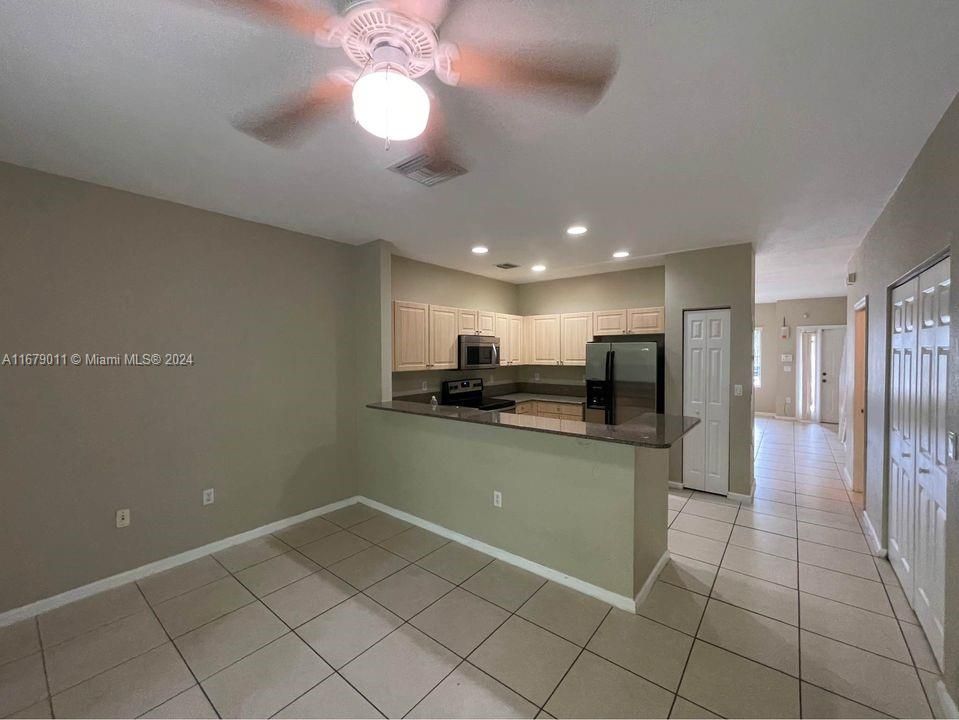 For Rent: $2,700 (3 beds, 2 baths, 1423 Square Feet)