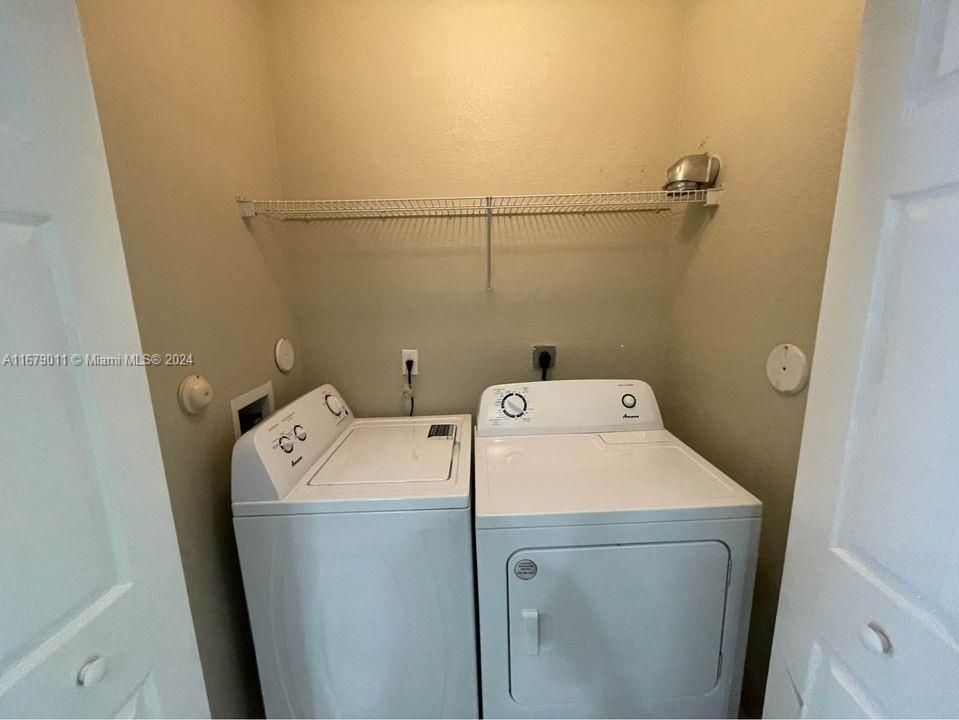 For Rent: $2,700 (3 beds, 2 baths, 1423 Square Feet)