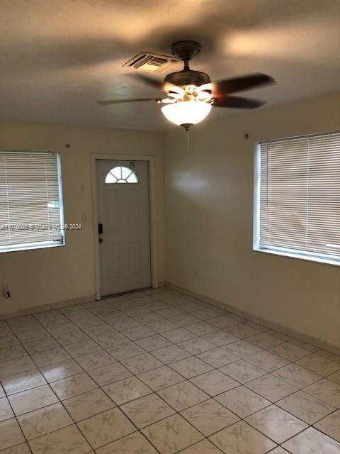 For Rent: $2,750 (2 beds, 1 baths, 2582 Square Feet)