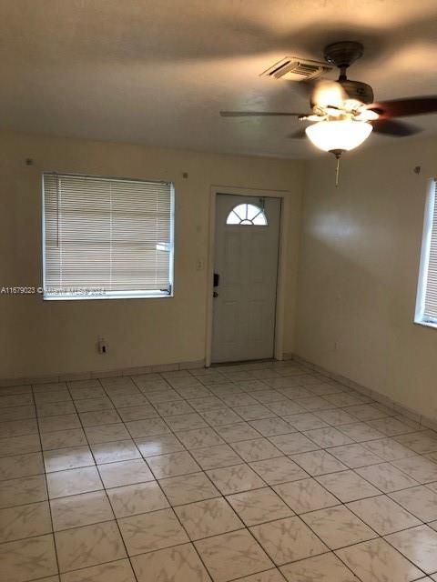 For Rent: $2,750 (2 beds, 1 baths, 2582 Square Feet)