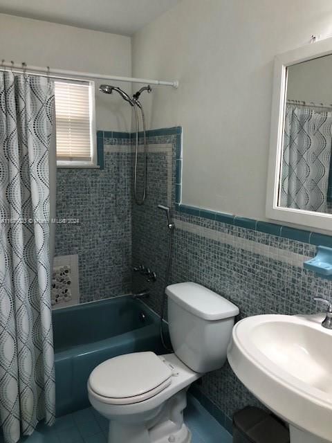 For Rent: $2,750 (2 beds, 1 baths, 2582 Square Feet)