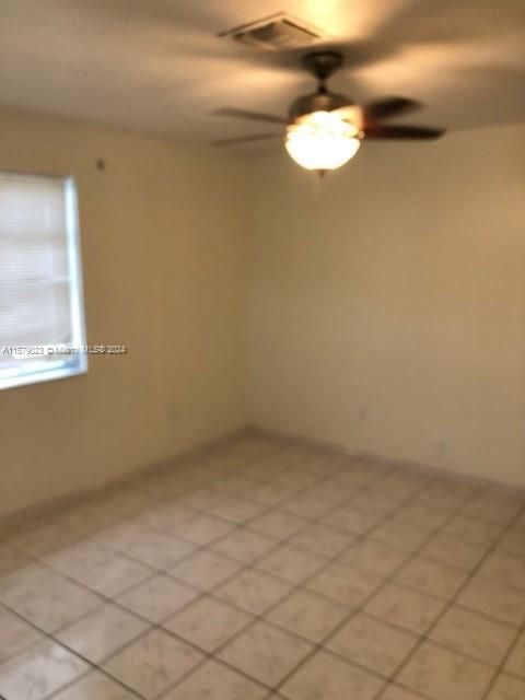 For Rent: $2,750 (2 beds, 1 baths, 2582 Square Feet)