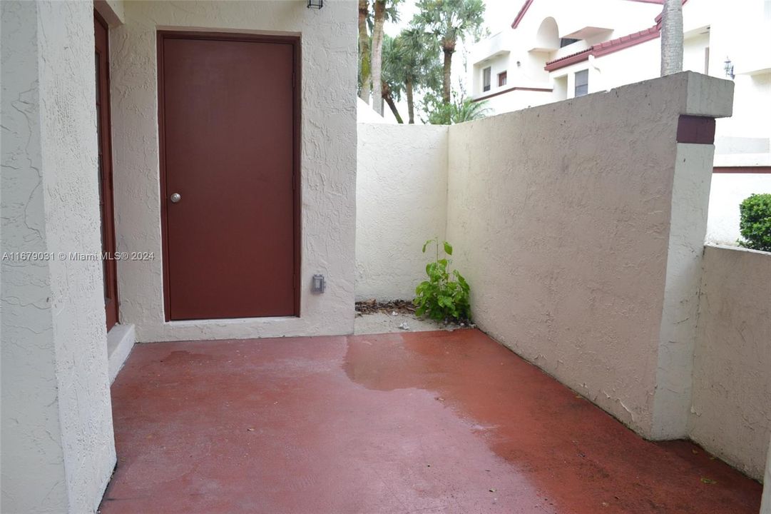 For Sale: $244,900 (2 beds, 2 baths, 1010 Square Feet)