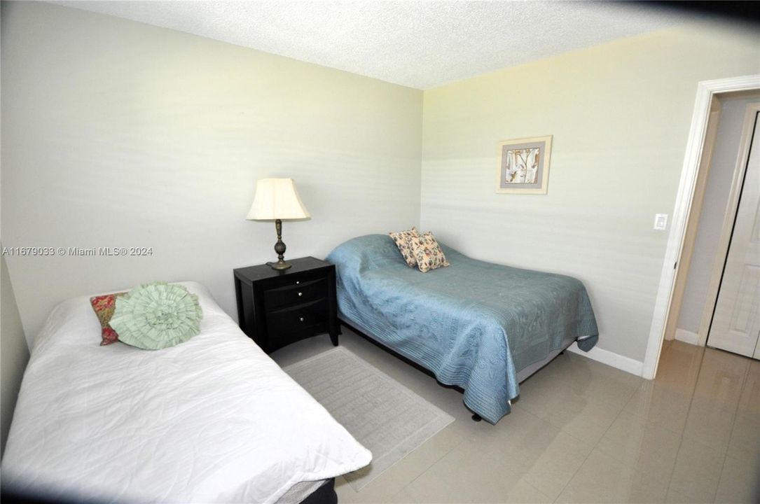 For Sale: $159,000 (2 beds, 2 baths, 955 Square Feet)