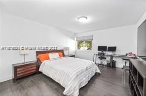 For Sale: $549,900 (3 beds, 2 baths, 1425 Square Feet)