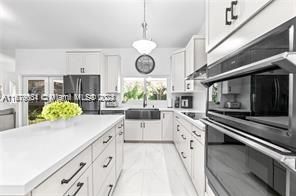 For Sale: $549,900 (3 beds, 2 baths, 1425 Square Feet)