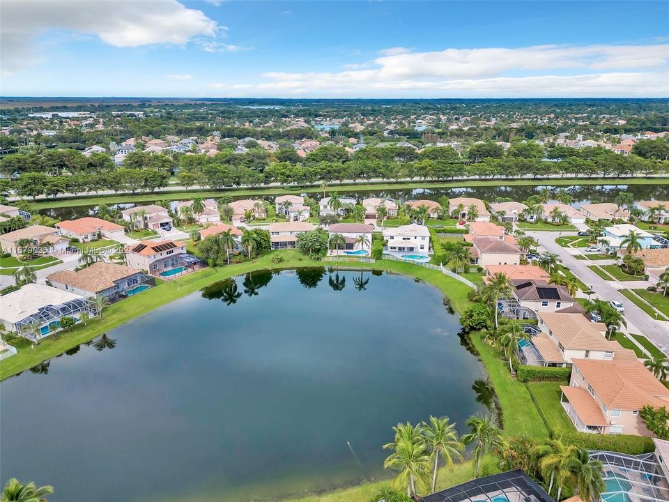 For Sale: $1,050,000 (5 beds, 2 baths, 2890 Square Feet)