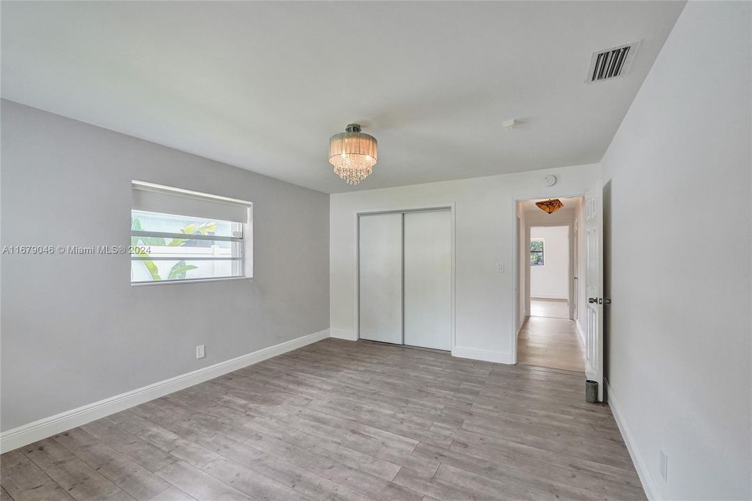 For Sale: $749,000 (3 beds, 2 baths, 1581 Square Feet)