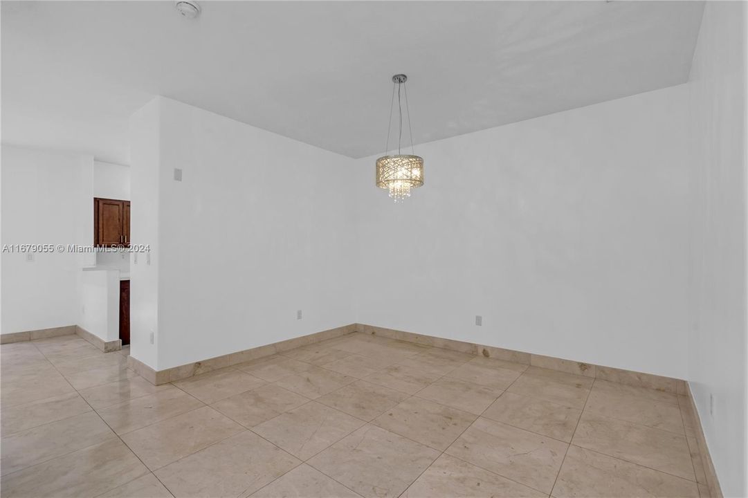 For Rent: $3,900 (3 beds, 2 baths, 1683 Square Feet)