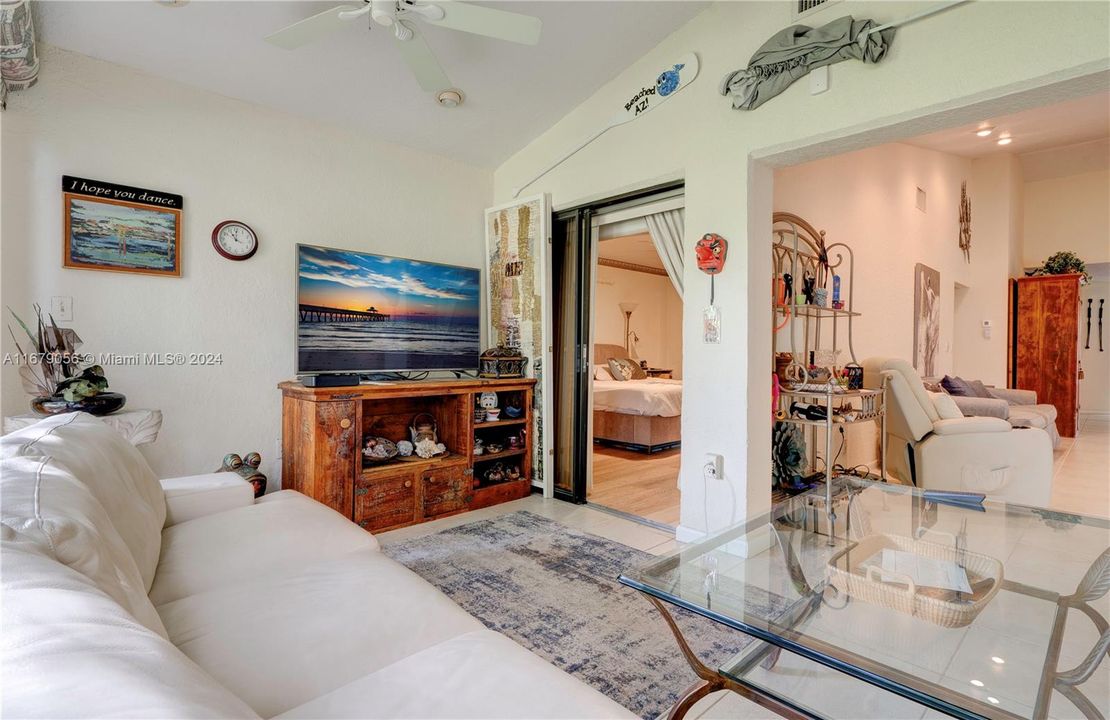 For Sale: $425,000 (2 beds, 2 baths, 1778 Square Feet)