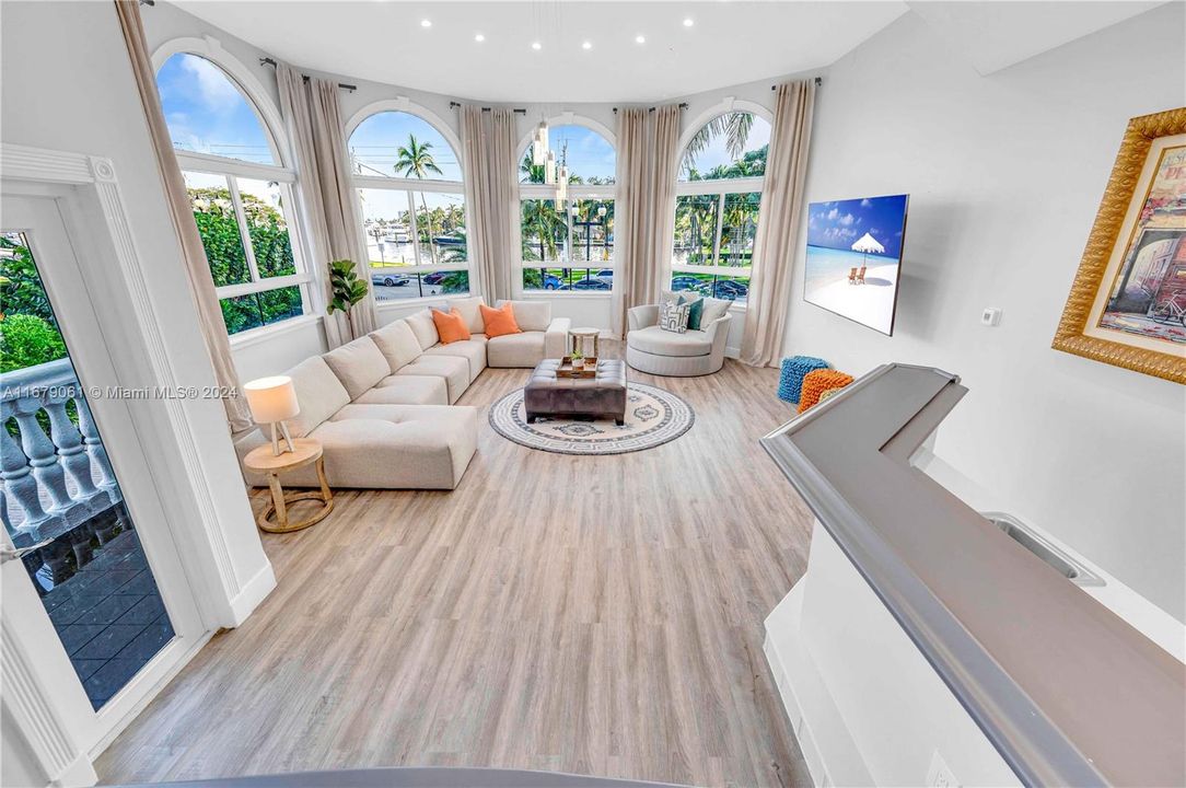 For Sale: $4,900,000 (5 beds, 5 baths, 3773 Square Feet)