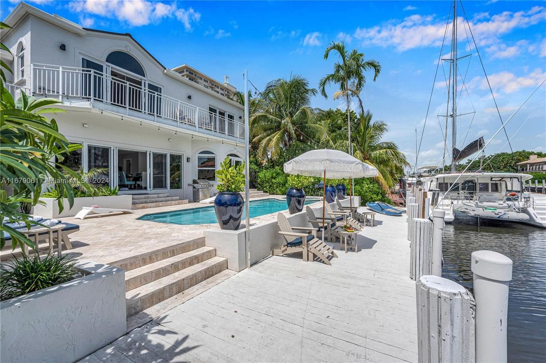 For Sale: $4,900,000 (5 beds, 5 baths, 3773 Square Feet)