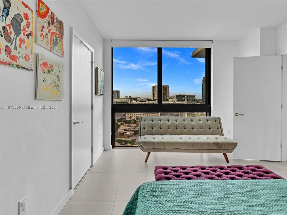 Recently Sold: $615,000 (2 beds, 2 baths, 944 Square Feet)