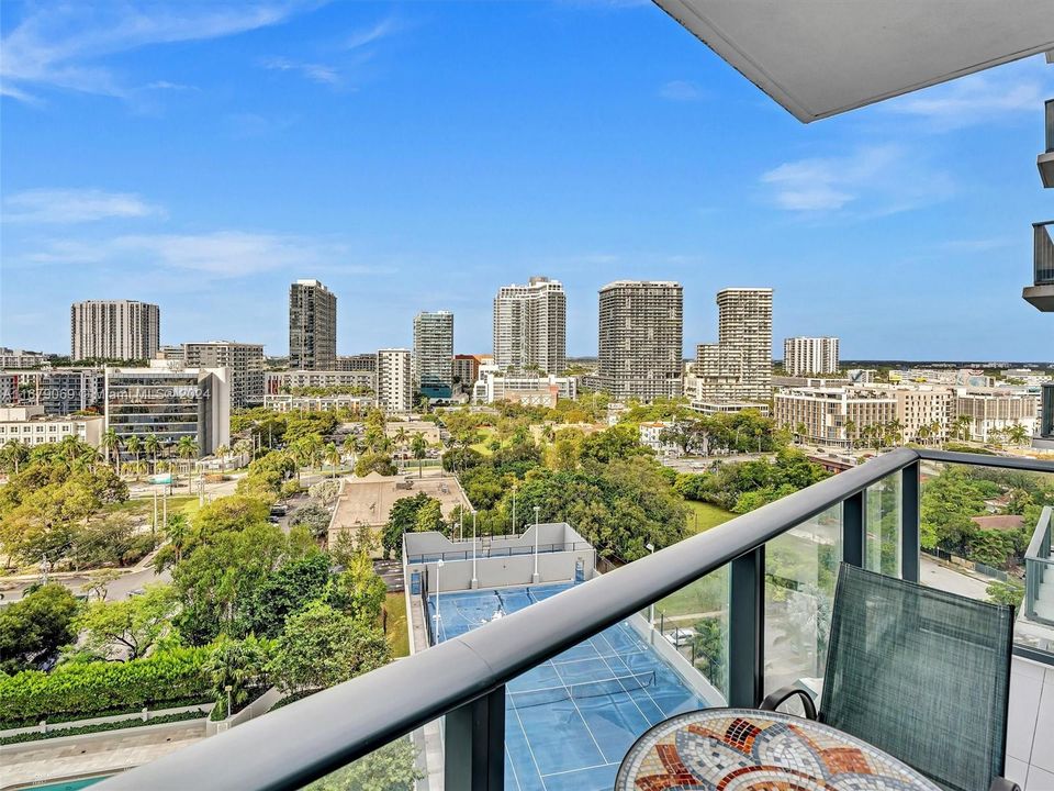 Recently Sold: $615,000 (2 beds, 2 baths, 944 Square Feet)