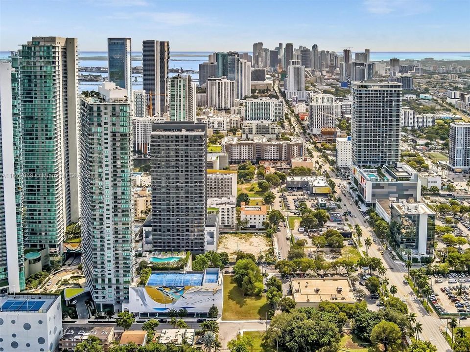 Recently Sold: $615,000 (2 beds, 2 baths, 944 Square Feet)