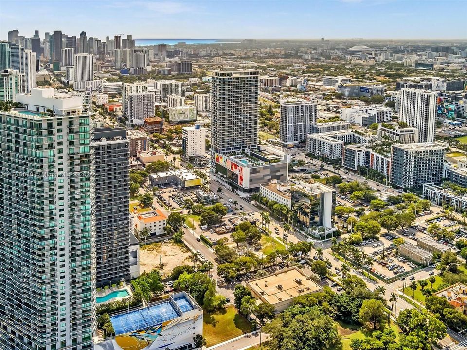 Recently Sold: $615,000 (2 beds, 2 baths, 944 Square Feet)