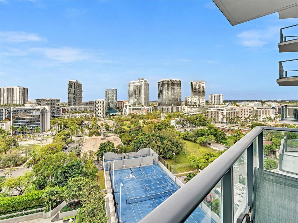 Recently Sold: $615,000 (2 beds, 2 baths, 944 Square Feet)