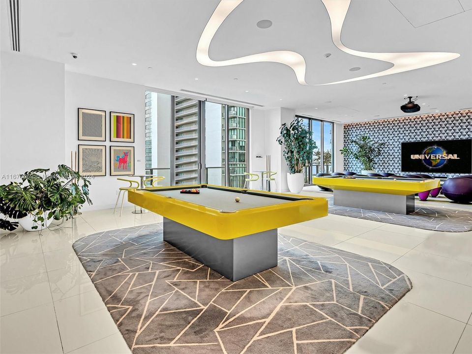 Recently Sold: $615,000 (2 beds, 2 baths, 944 Square Feet)