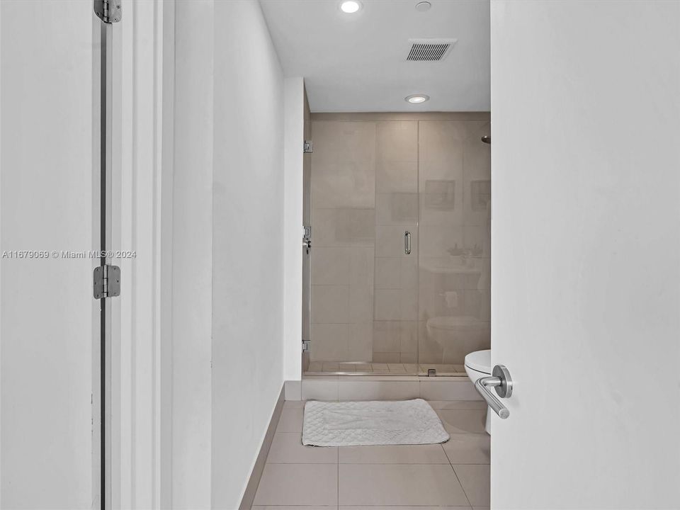 Recently Sold: $615,000 (2 beds, 2 baths, 944 Square Feet)